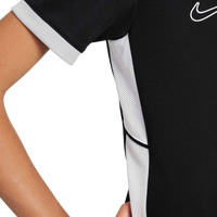 BLACK/WHITE